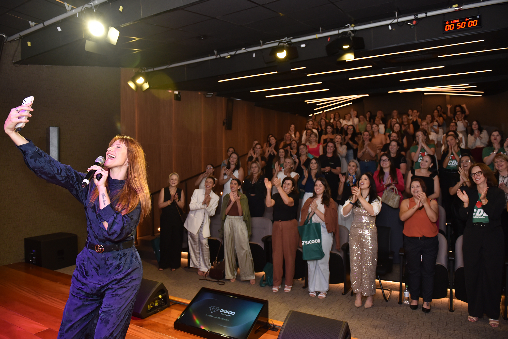 Gizi Fiuzza emocionou a plateia com sua hist&oacute;ria de supera&ccedil;&atilde;o