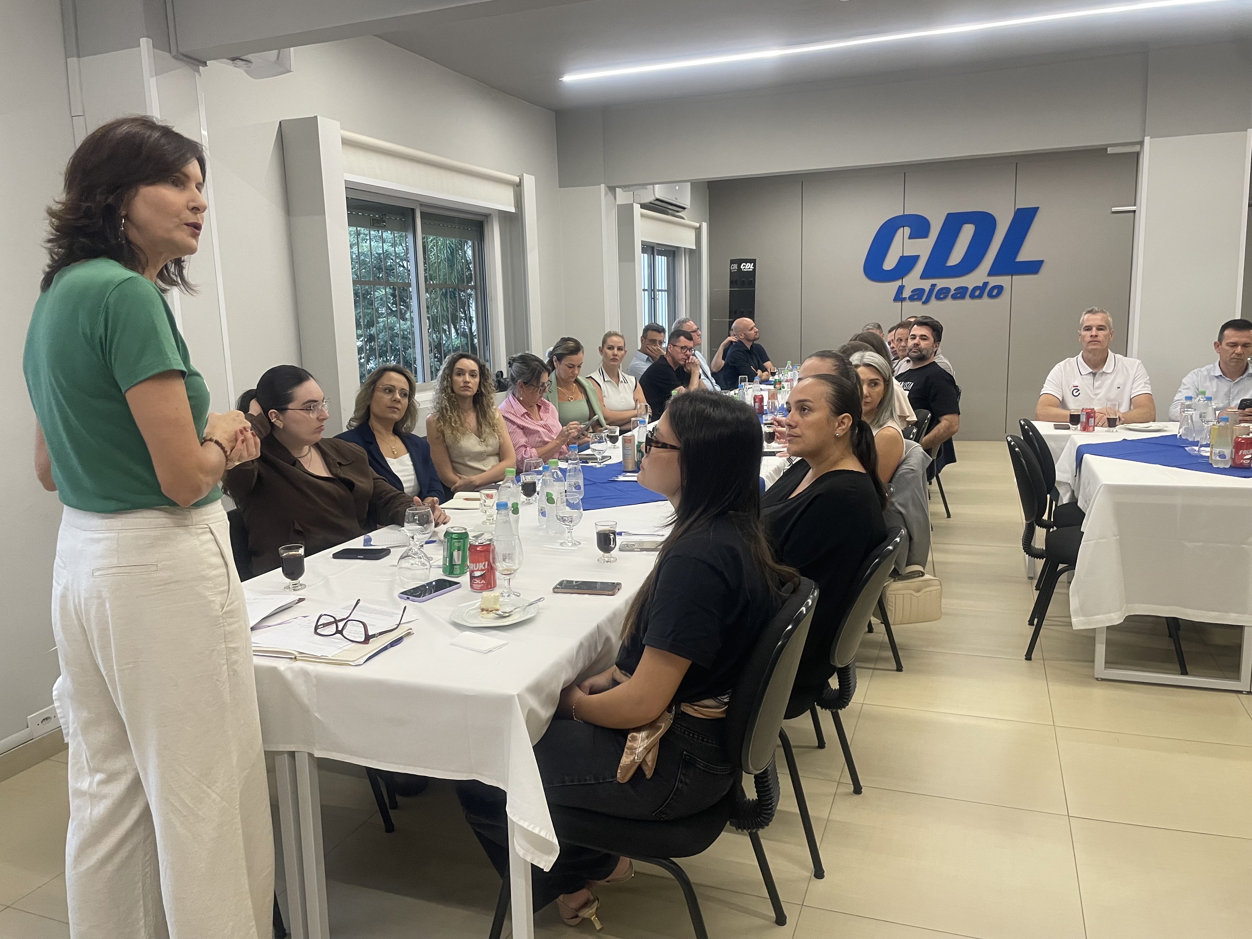 Diretoria se inteirou dos projetos e debateu novas a&ccedil;&otilde;es