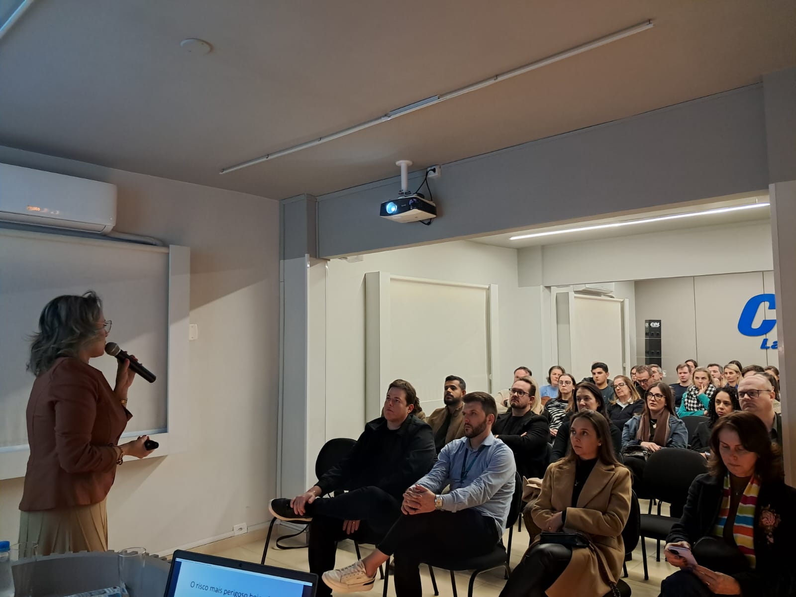 Palestra focou na contextualiza&ccedil;&atilde;o e a&ccedil;&otilde;es pr&aacute;ticas para seguir a legisla&ccedil;&atilde;o

